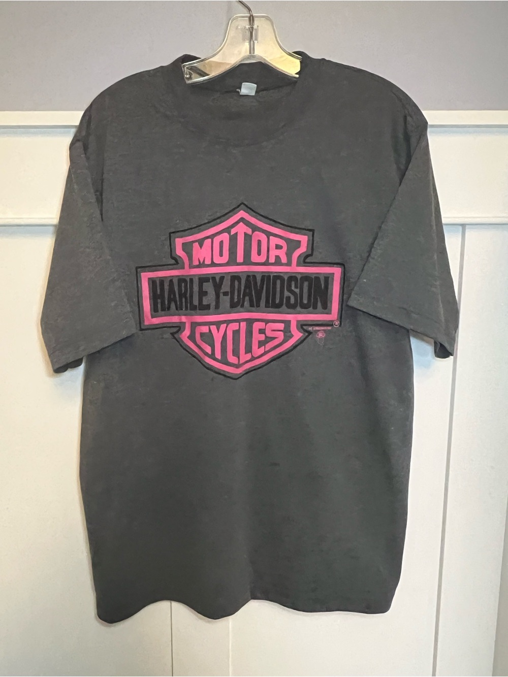 Vintage Harley Davidson large pink logo t-shirt